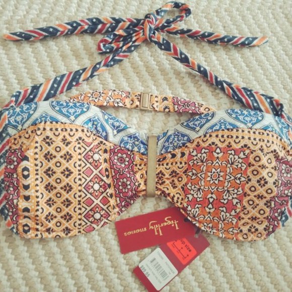 TIGERLILY Hayati Kim Halter Bikini Top NWT RRP$100 - Picture 2 of 9